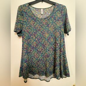 ‼️🎉Reasonable Offers Accepted🎉‼️ LuLaRoe Shirt